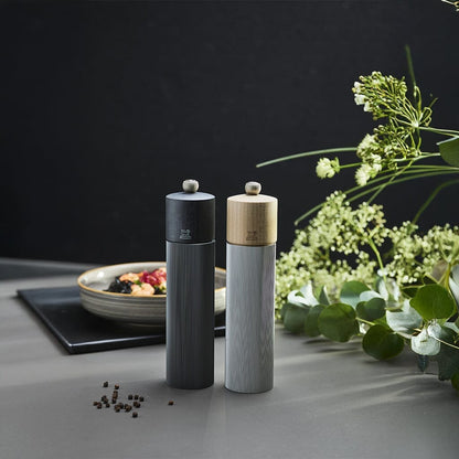 Peugeot - Line Peper- en Zoutmolen set 22 cm Carbon en Aluminium Peper- en Zoutmolen set Peugeot 